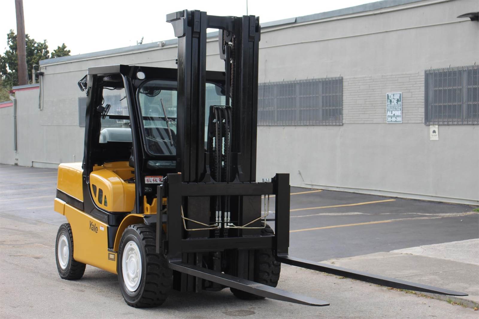 Yale GLP120VX Pneumatic Tire Forklift - 12000lb Capacity