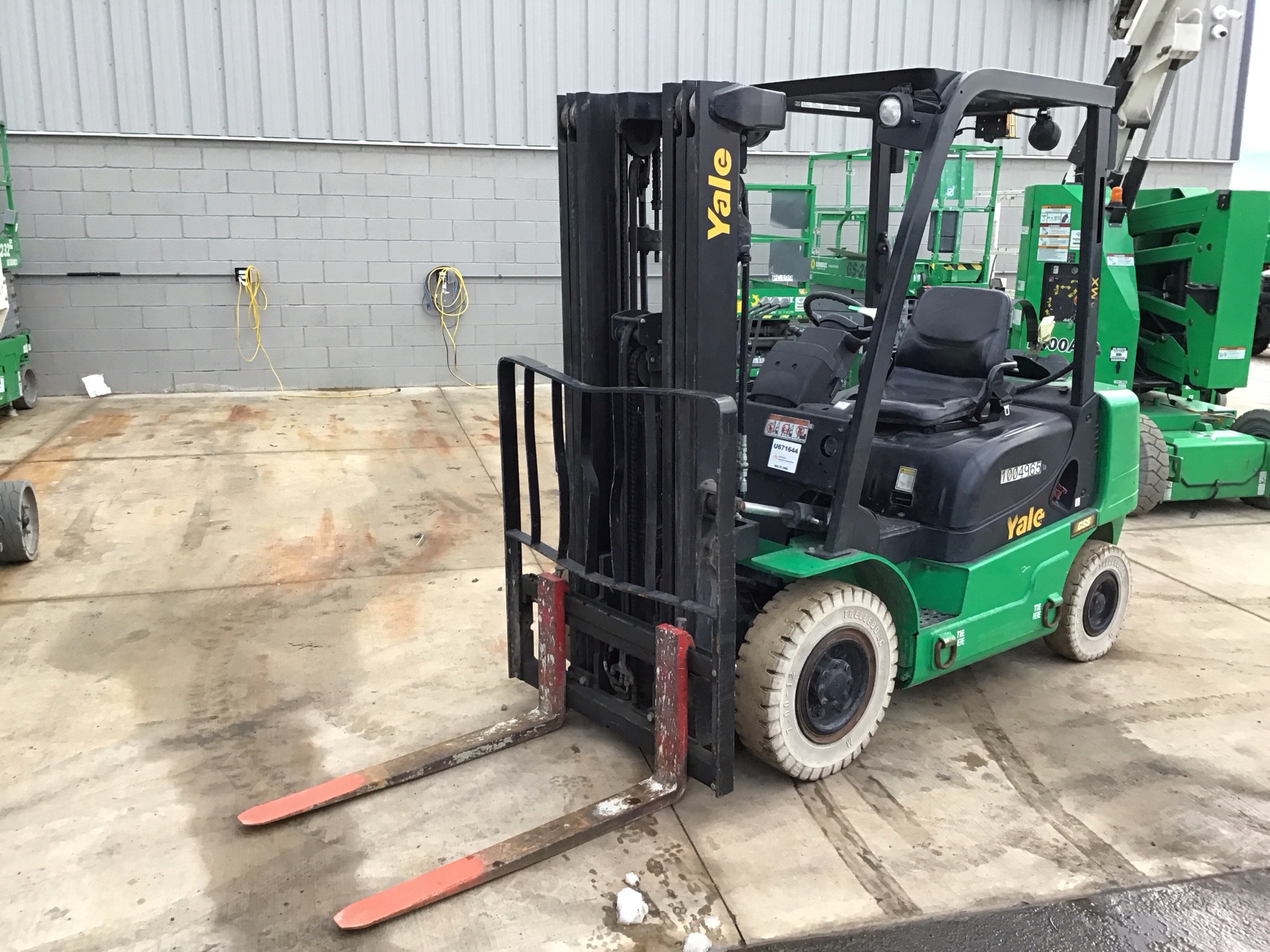 2017 Yale GTP050MXNEAE084 4600 lb Pneumatic Tire Forklift