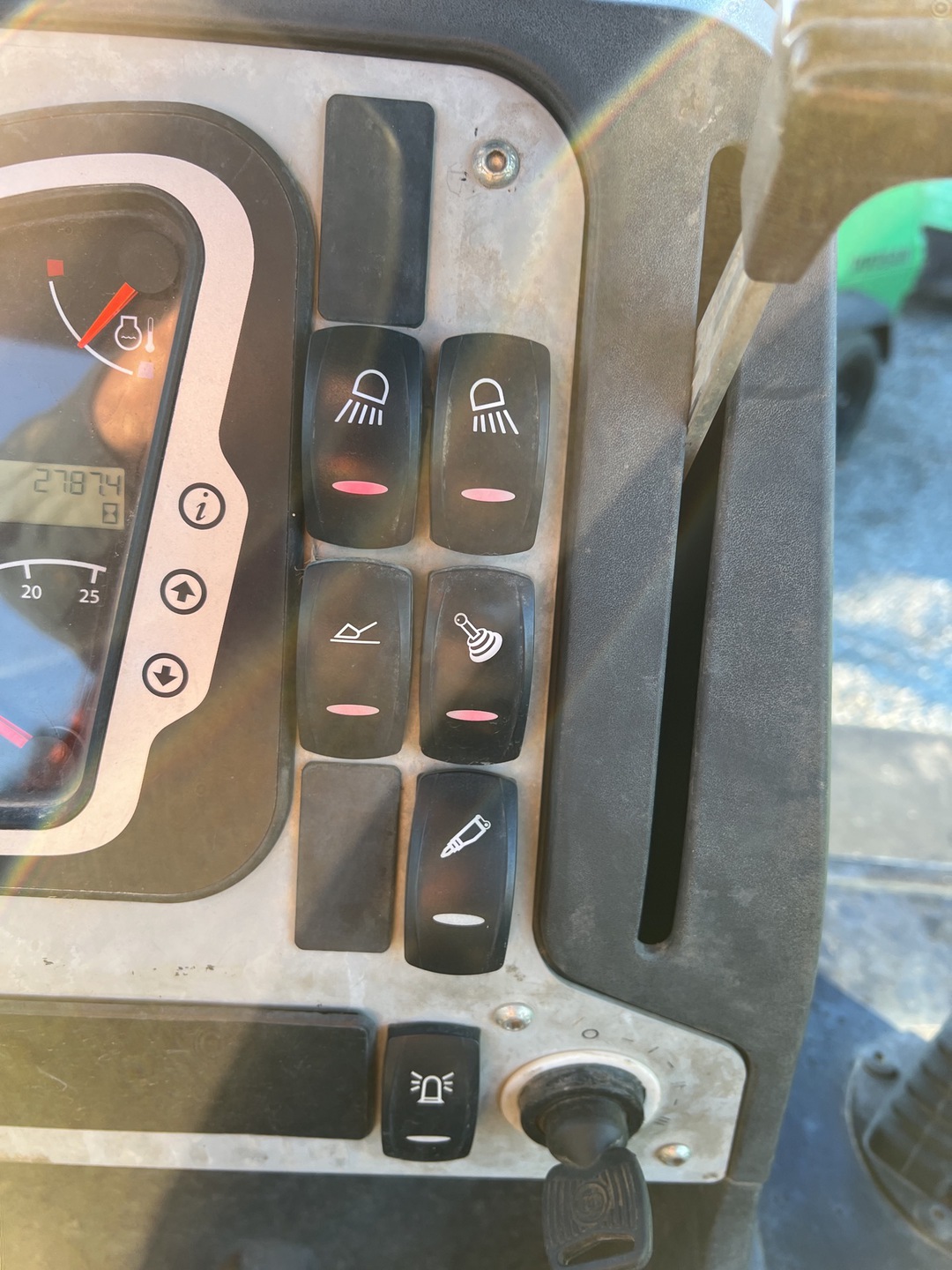 Photo - 25