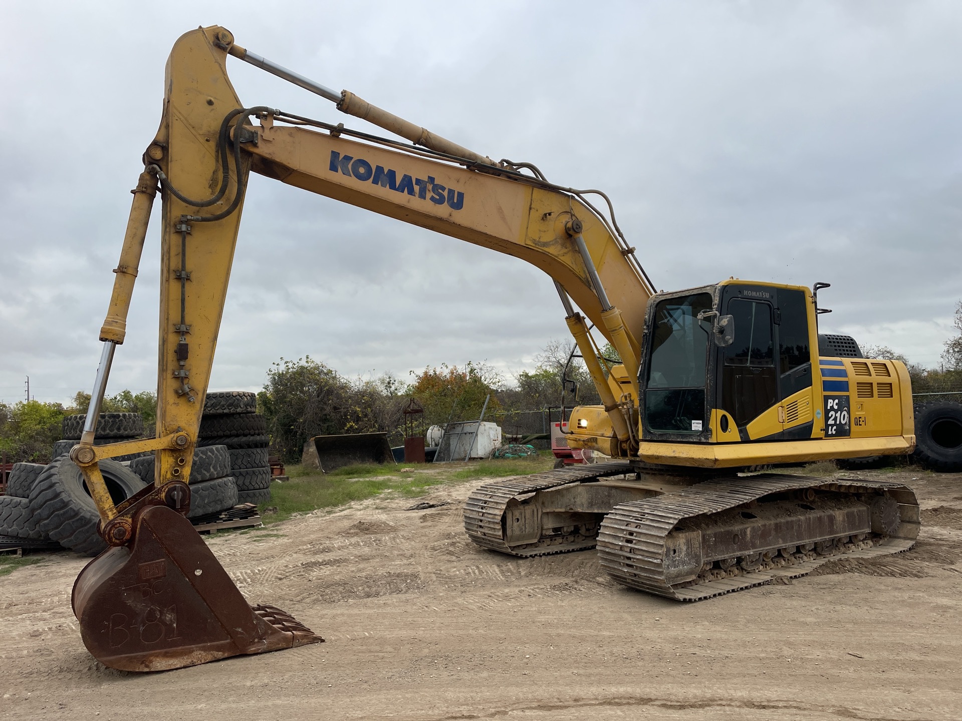 2013 Komatsu PC210LC-10 Tracked Excavator