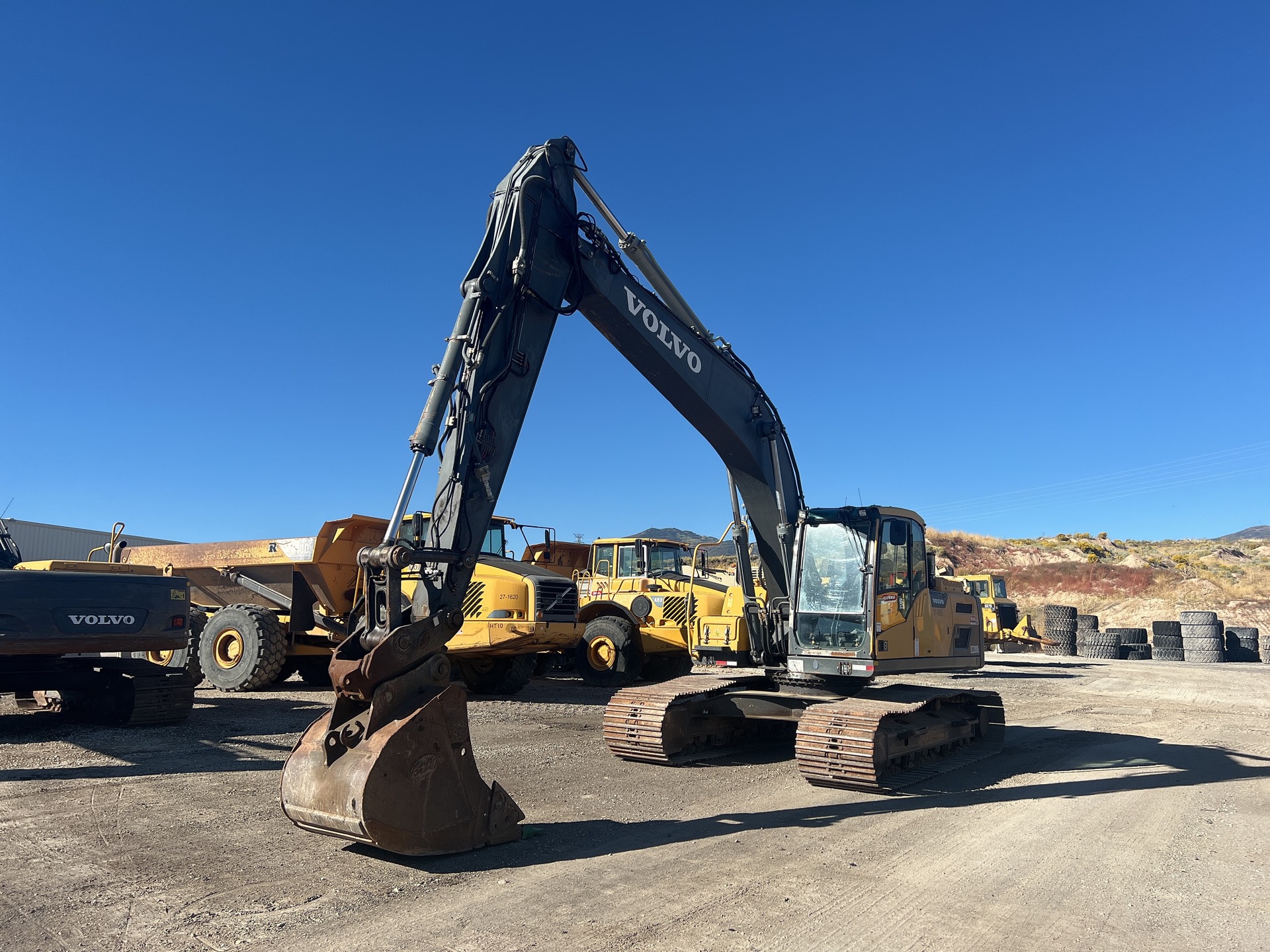 2013 Volvo EC220DL Tracked Excavator