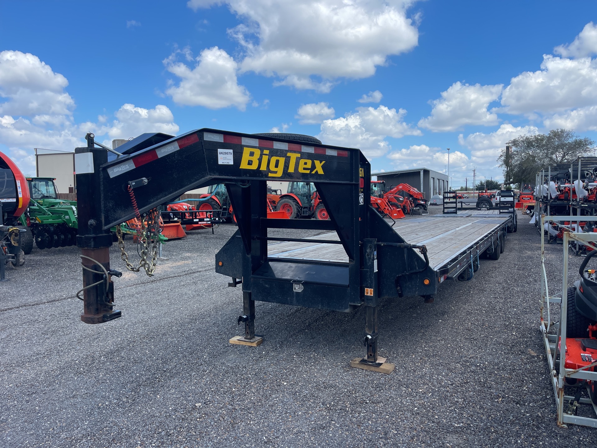 2023 Big Tex 22GN-35BK+5MR 35 ft T/A Gooseneck Flatbed Trailer