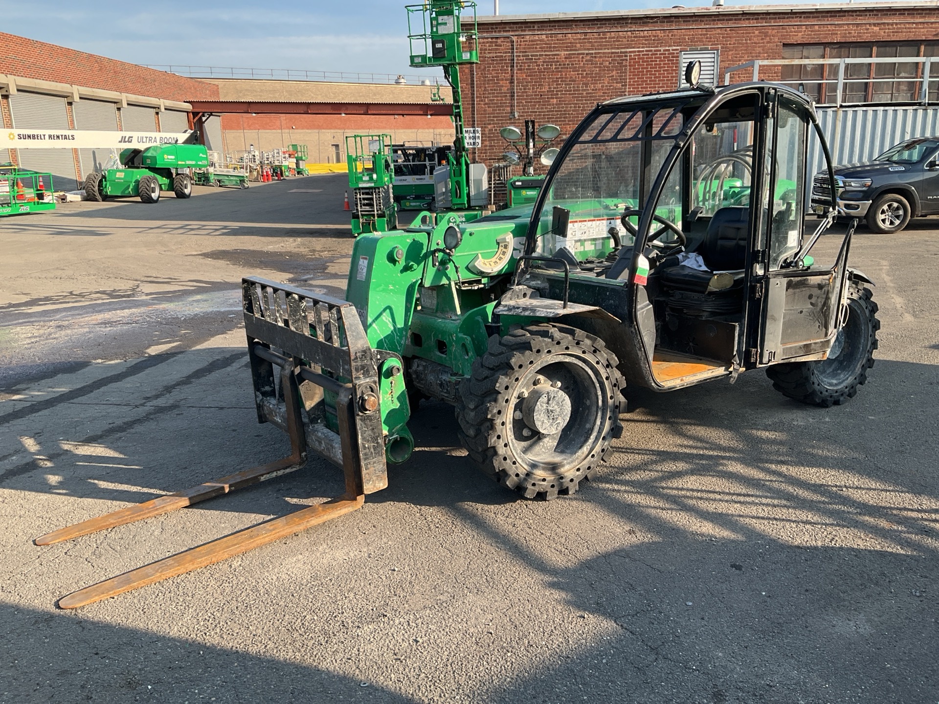 2017 Genie GTH-5519 Telehandler