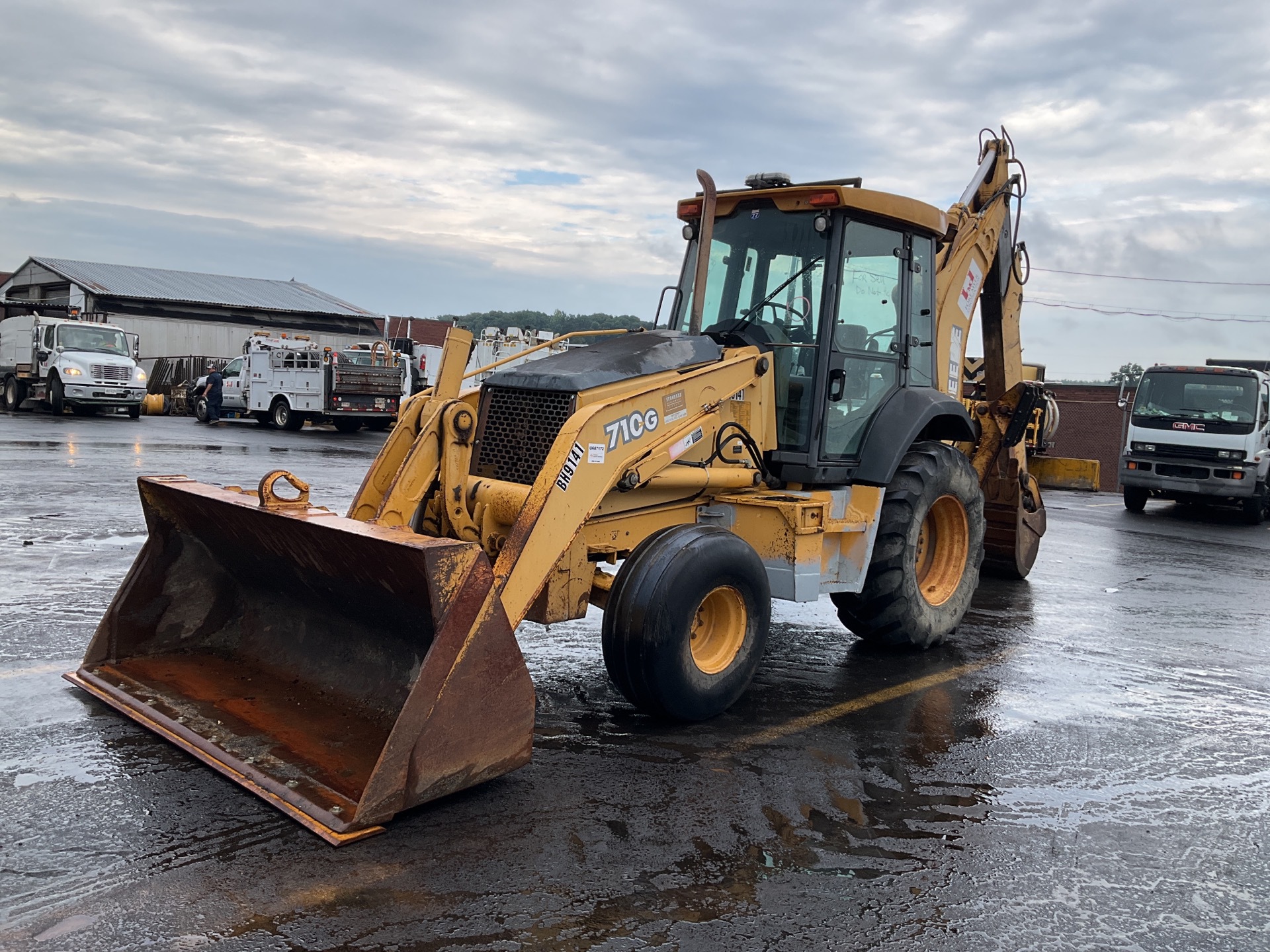 2004 John Deere 710G 4x2 Backhoe Loader
