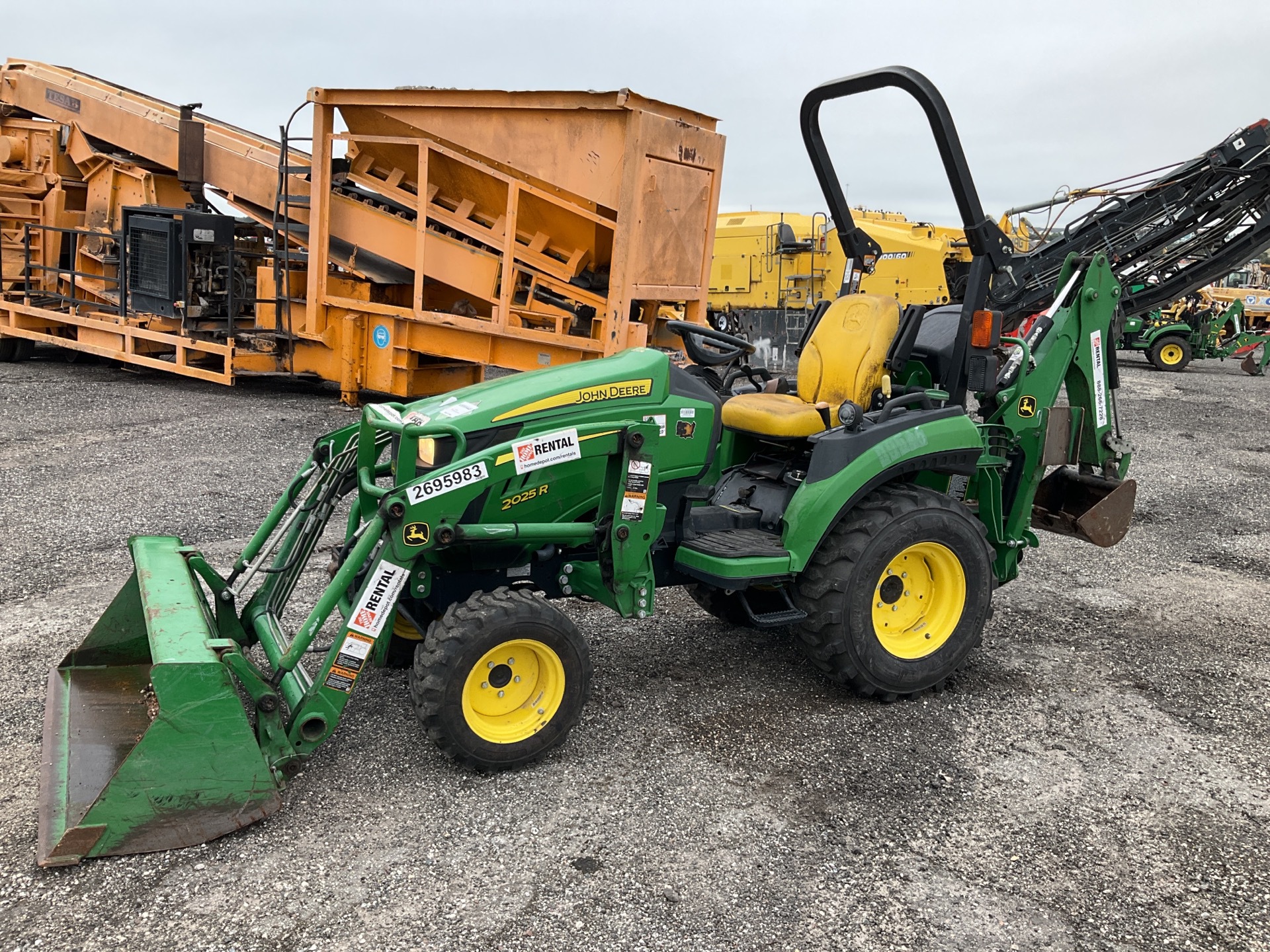 2018 John Deere 2025R 4x4 Backhoe Loader