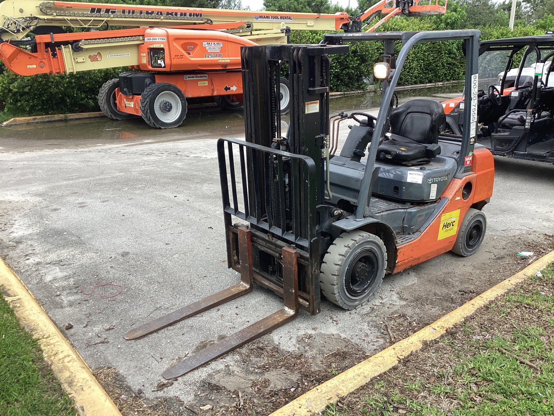 2017 Toyota 8FGU25 4750 lb Pneumatic Tire Forklift