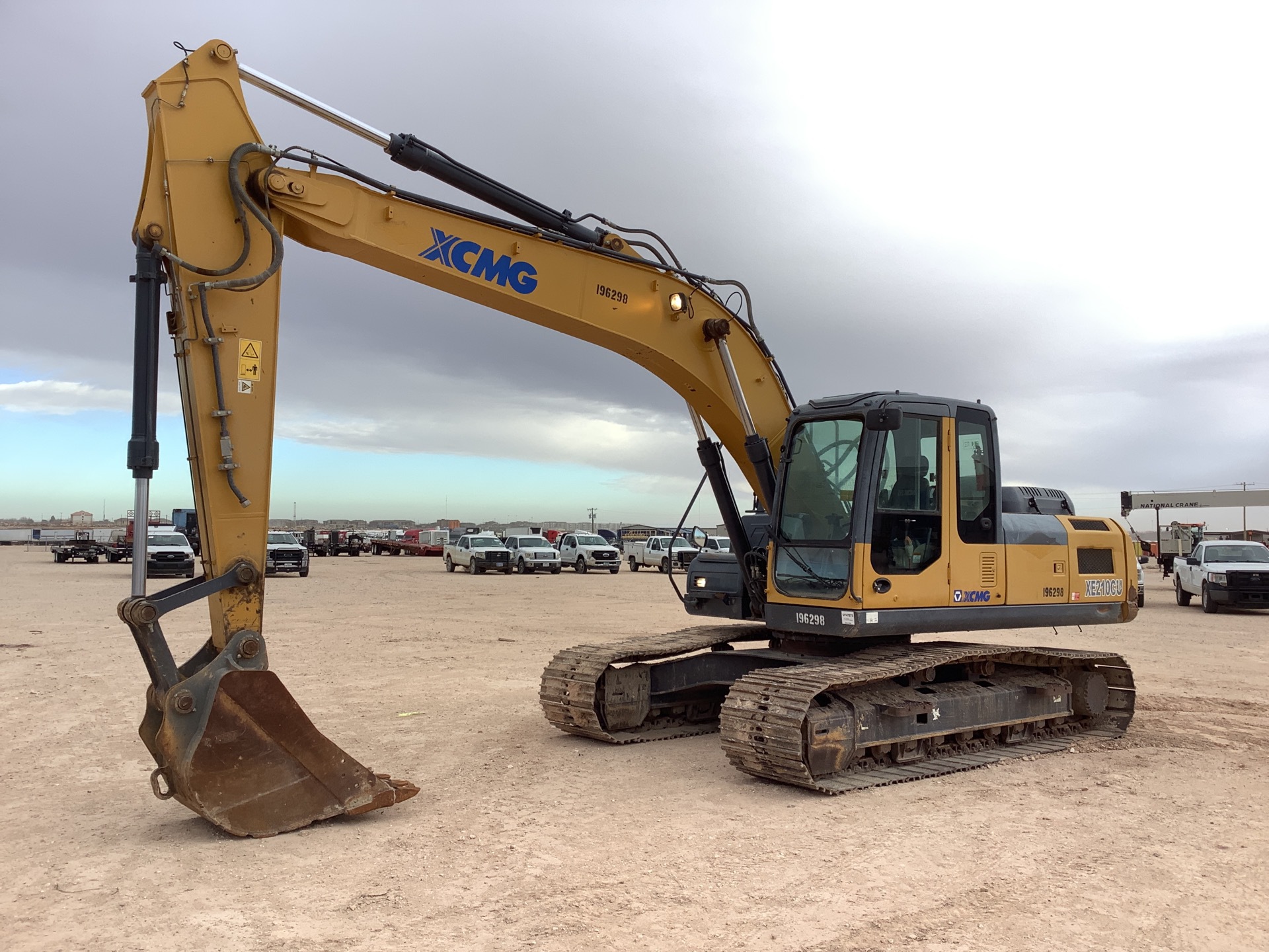 2017 XCMG XE210CU Tracked Excavator