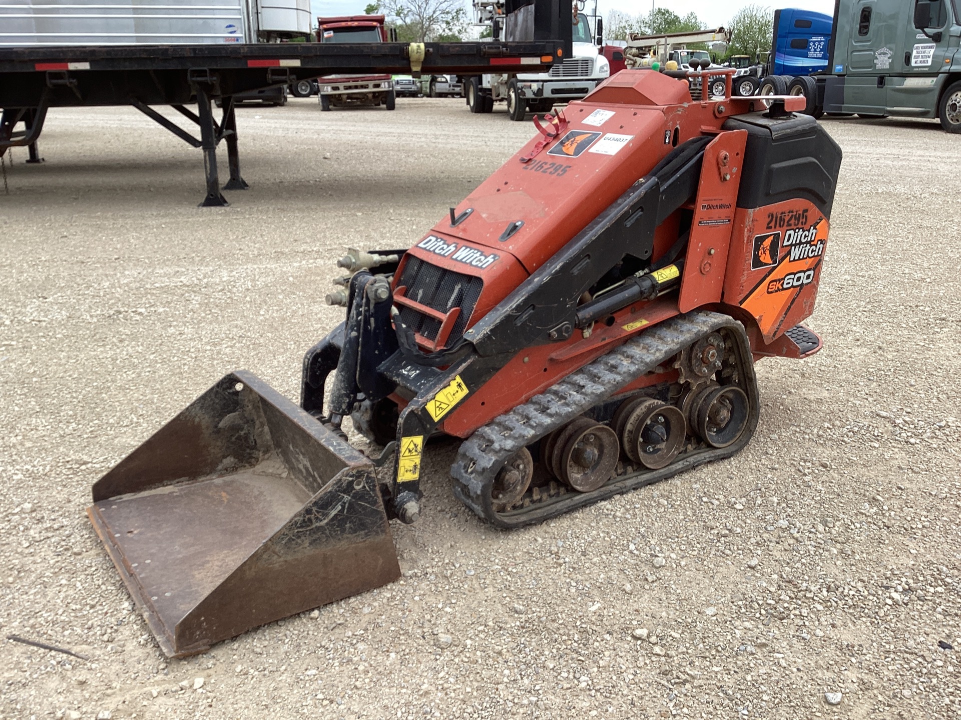 2017 Ditch Witch SK600 Mini Compact Track Loader
