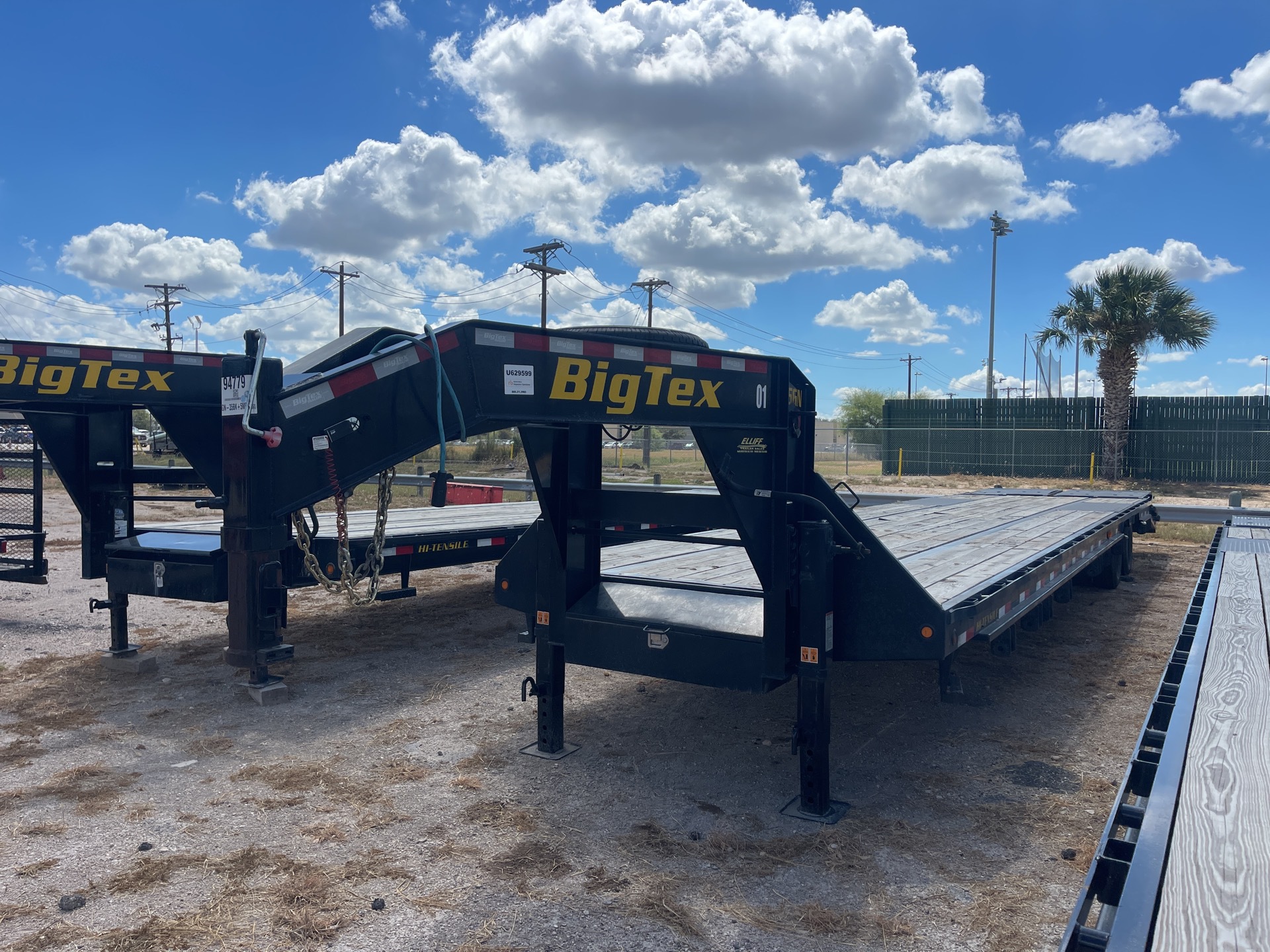 2022 Big Tex 25GN-35BK+5MR 35 ft T/A Gooseneck Utility Trailer