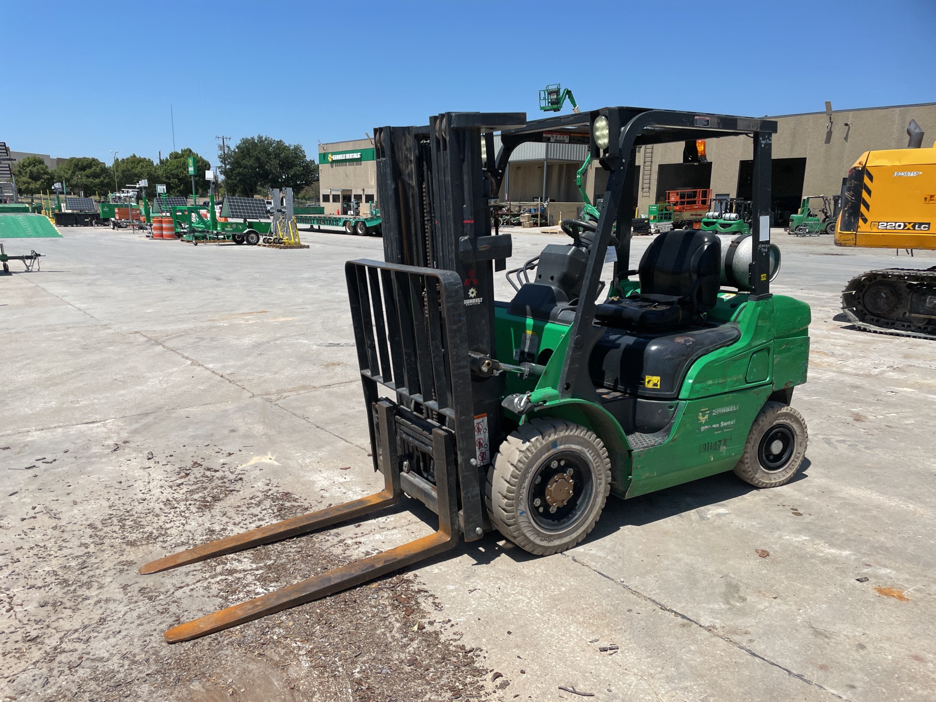 2017 Mitsubishi FG25N LP 4600 lb Cushion Tire Forklift