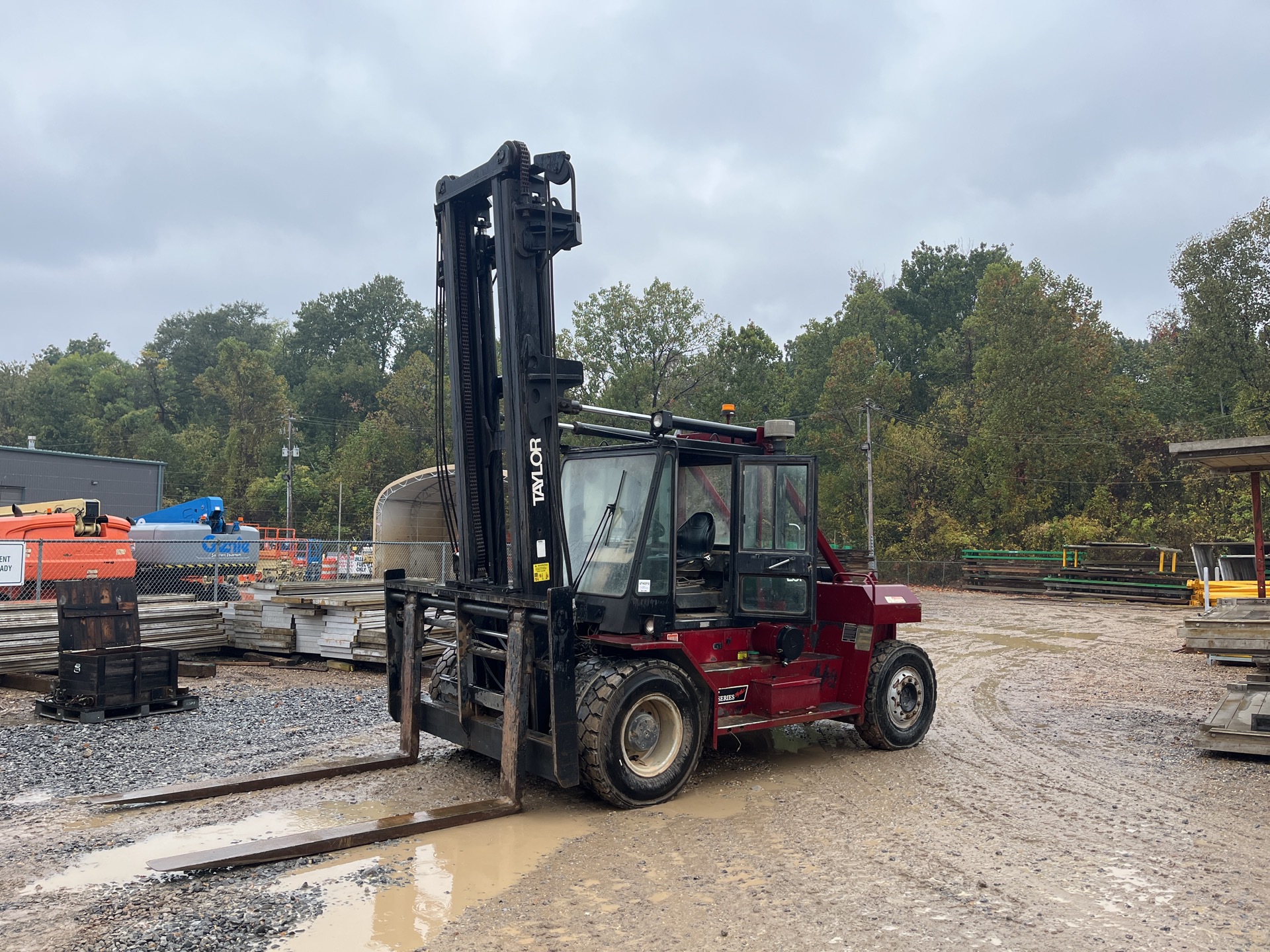 2001 Taylor T250M 16940 lb 4x2 Pneumatic Tire Forklift