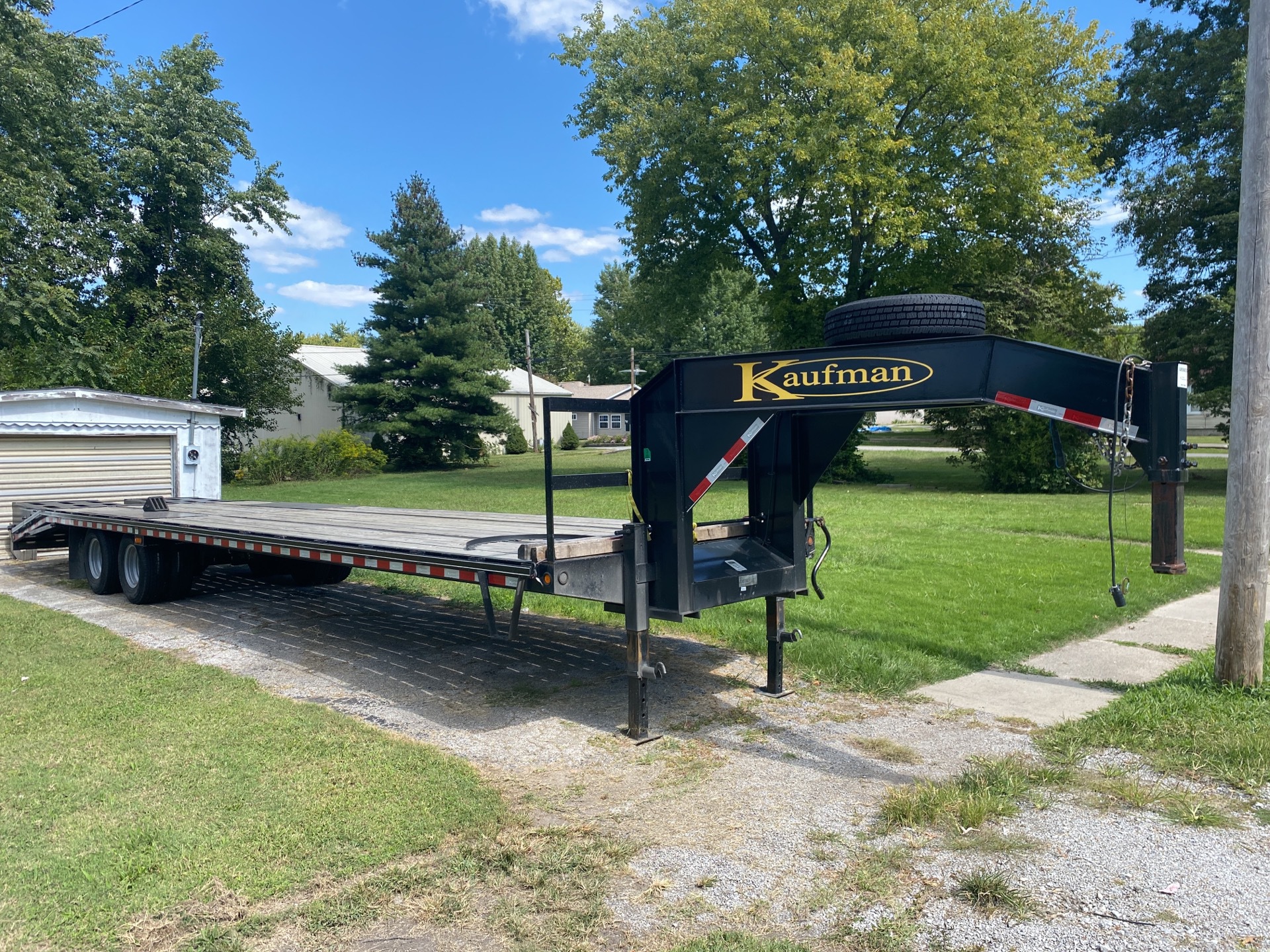 2022 Kaufman FH-10K-35D 35 ft T/A Gooseneck Flatbed Trailer
